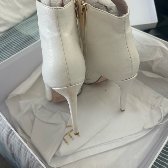 Revolve Raye heeled booties - Picture 10 of 11